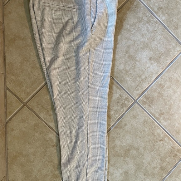 H&M Trousers-Never Been Worn Sz14 runs small-12 Beige&White pattern. Flattering - Picture 11 of 11